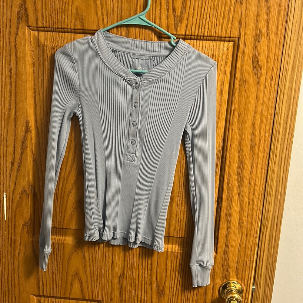 Aerie baby blue textured crew neck button-up